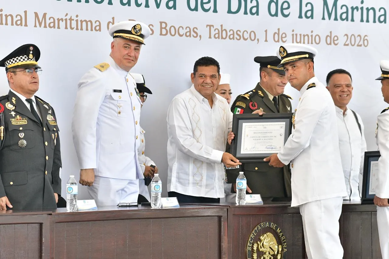 Encabeza  May el día de la Marina en Tabasco
