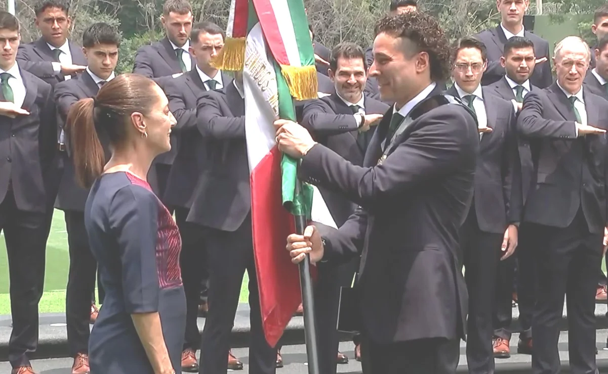 Selección mexicana recibe bandera rumbo al Mundial 2026