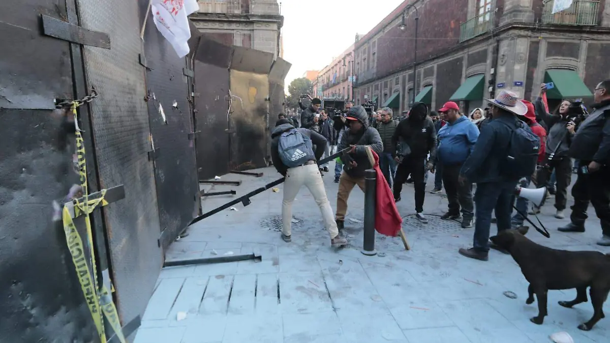 Sheinbaum cuestiona la violencia y la oportunidad de las protestas de la CNTE