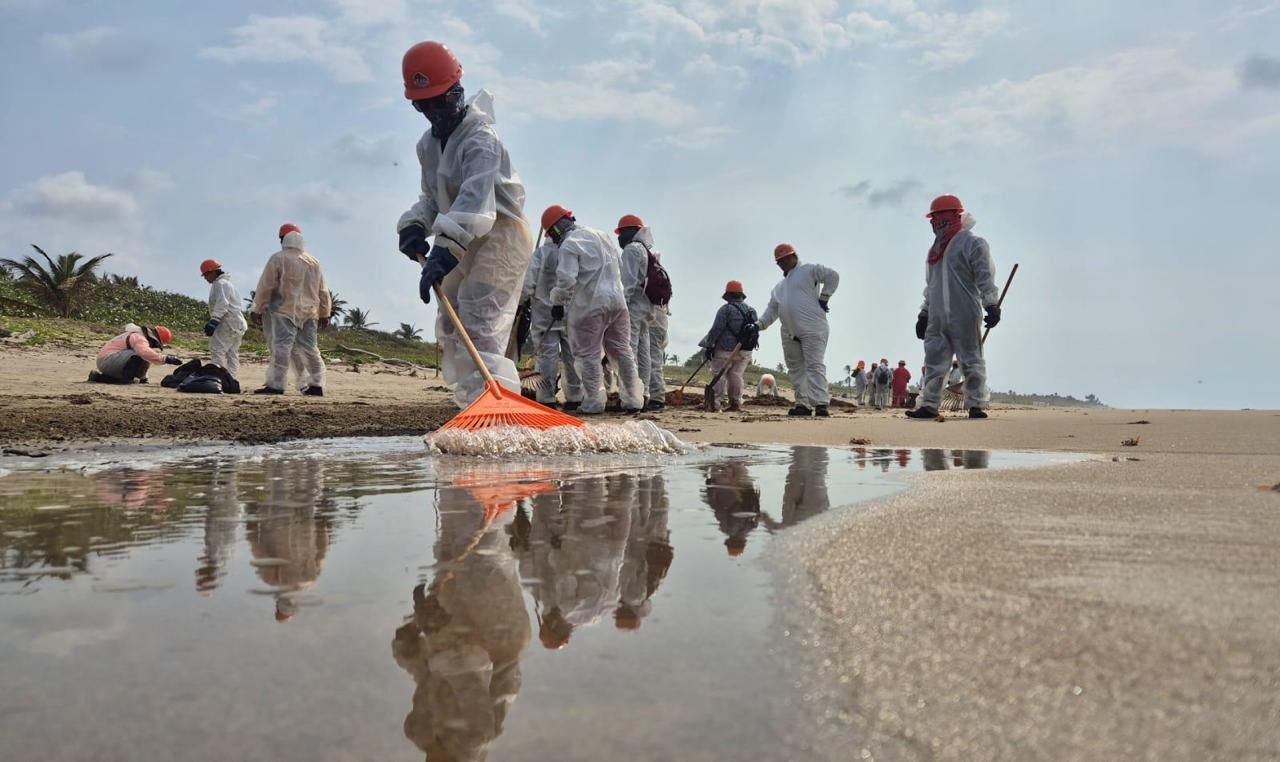 Reportan playas limpias y control de hidrocarburos en el Golfo