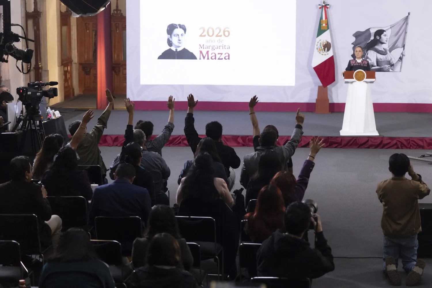 México envía brigada a Venezuela tras dos terremotos