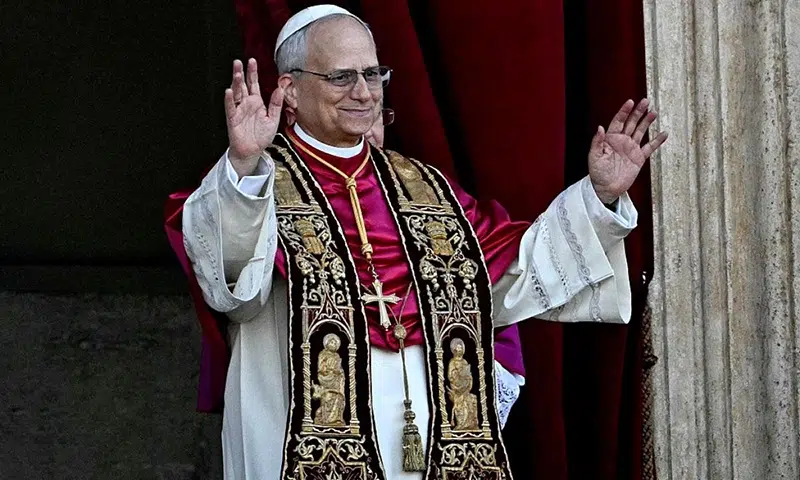“Unos pocos tiranos” están destruyendo el mundo, acusa el Papa León XIV