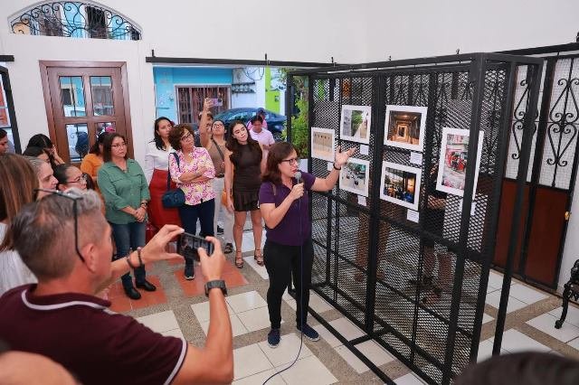 Invita Centro a exposición fotográfica de mujeres “Mi Colonia en Imágenes” en la Casa Barrio Mágico