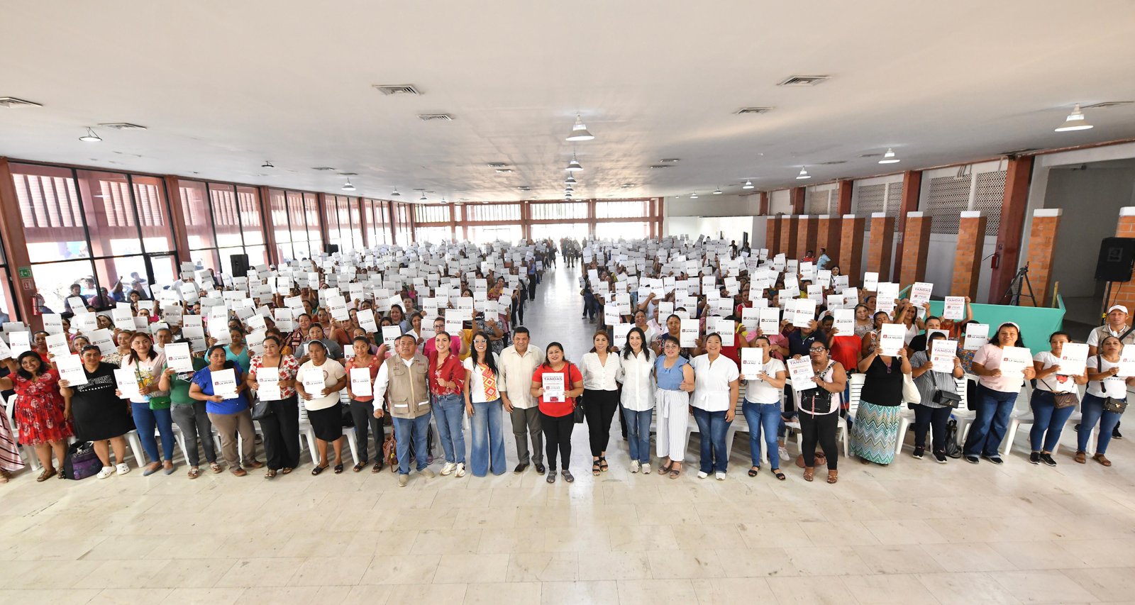 Tabasqueñas construyen futuro para una nueva economía