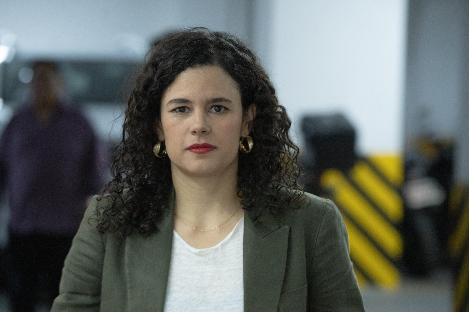 Luisa Alcalde exhibe al líder del PAN por mentir y no cumplir su palabra de renunciar