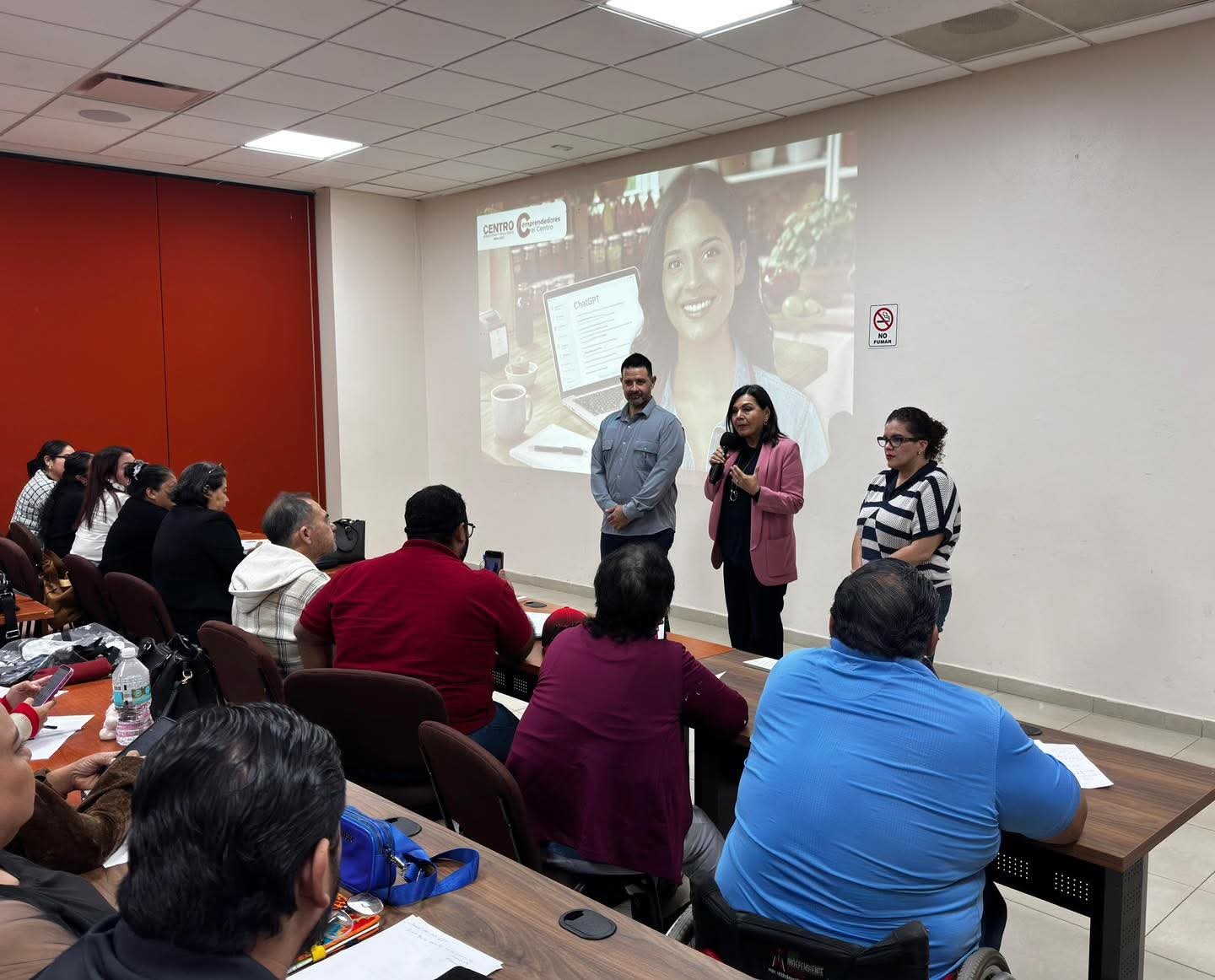 Impulsa Yolanda Osuna el autoempleo y emprendimiento con talleres de capacitación