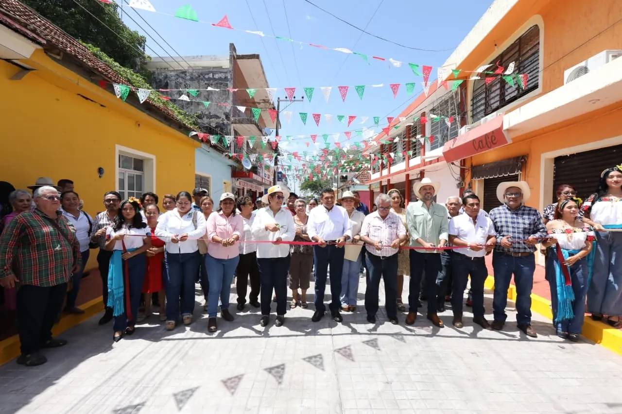 Balancán recibe obras de calles, drenaje y agua por 22 mdp