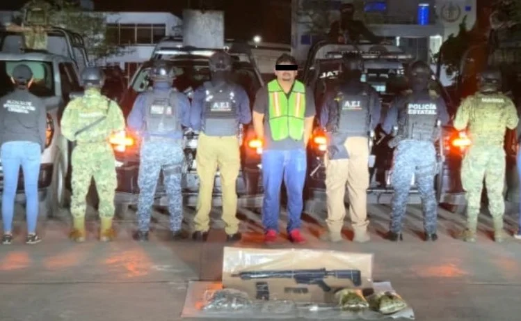 Detienen en Centro a presunto operador de La Barredora