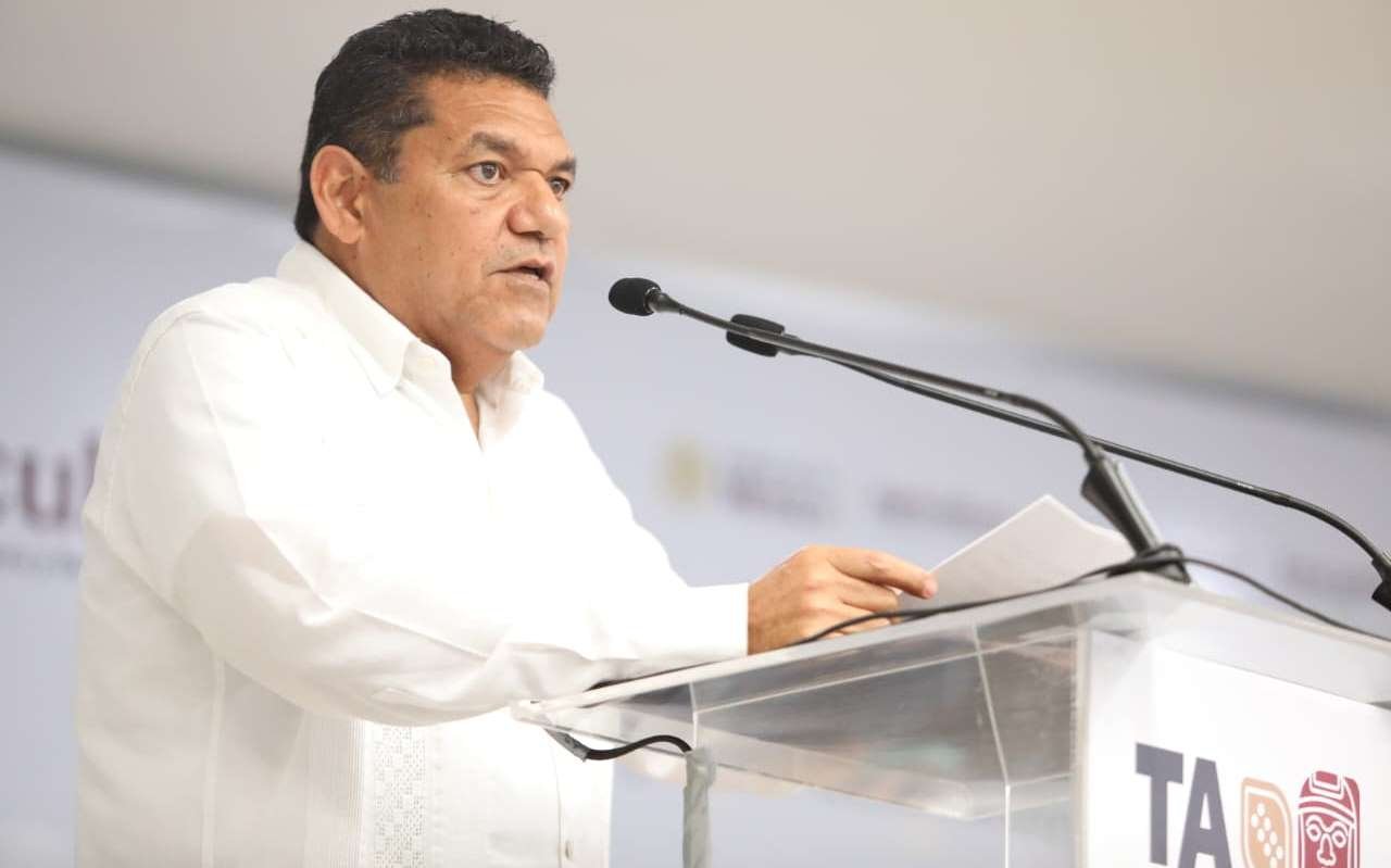 Javier May impulsa proyectos carreteros