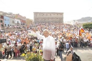 El PRI y el PAN son lo  mismo, están al servicio  de la mafia de la política,  responde AMLO a Moreira