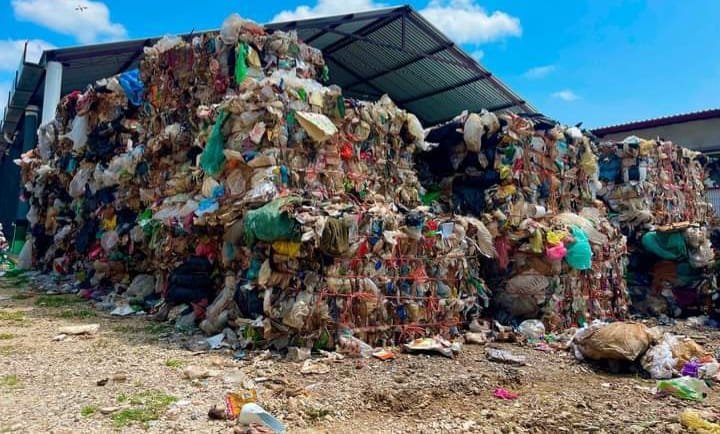 Habitantes de Jalpa bloquean planta recicladora “Eco Xalli Pan”  