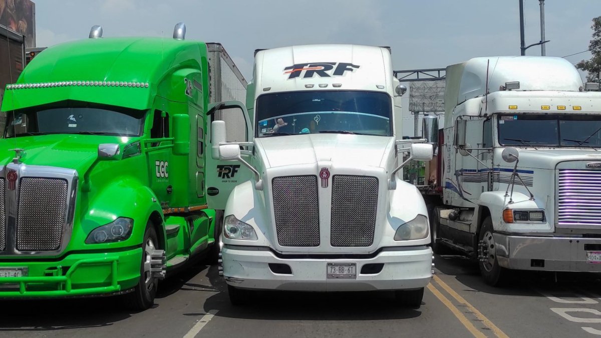 Transportistas de AMOTAC anuncian bloqueos si no cesan extorsiones en Tabasco y el sur del país