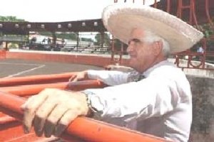 “Gravísimo error” del gobierno del estado cancelar el desfile, considera Ordóñez Galán