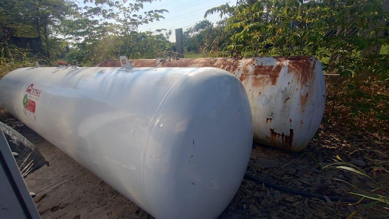 FGR asegura planta clandestina de gas en Huimanguillo: 3,325 litros incautados