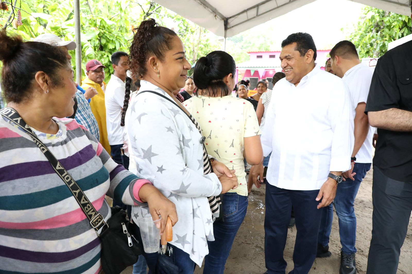 Javier May entrega 59 viviendas dignas en Comalcalco