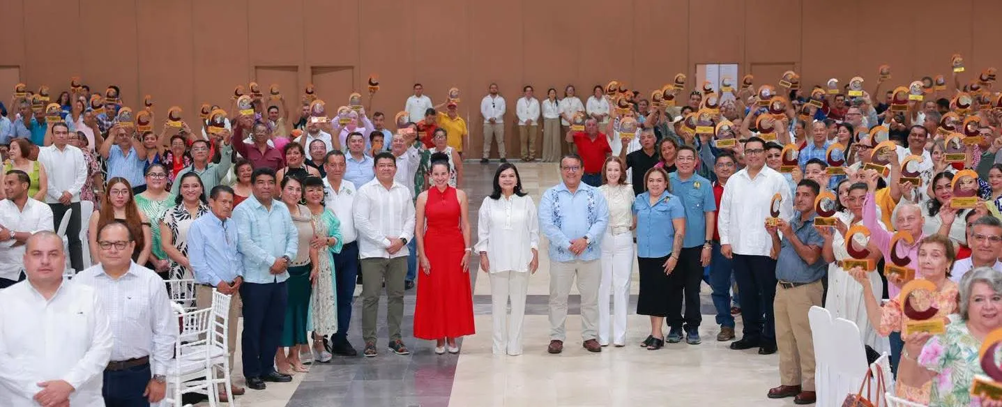 Reconocen Yolanda Osuna a 603 trabajadores del Ayuntamiento de Centro