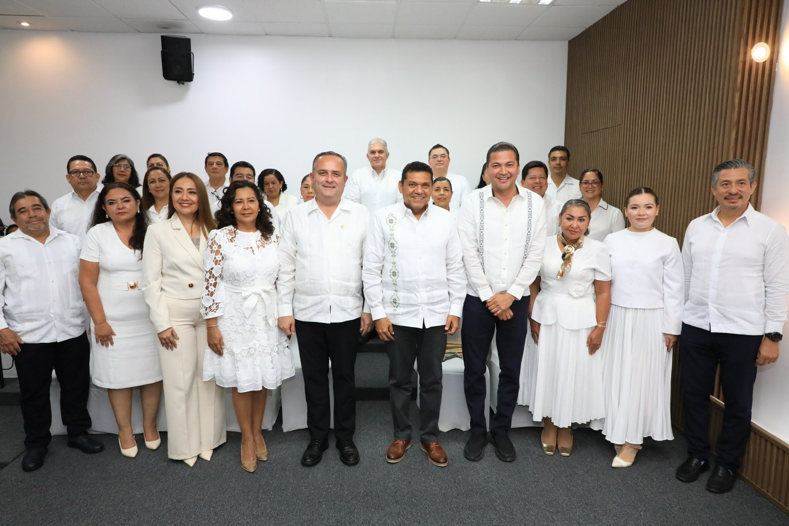 Reconoce Javier May trabajo del Poder Judicial