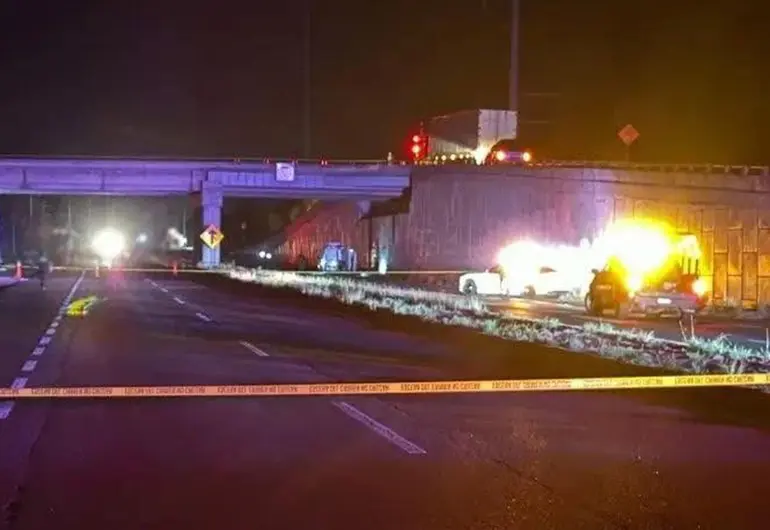 Hallan 20 cuerpos en camioneta y puente al norte de Culiacán