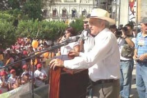 López Obrador afirma que si triunfa MORENA en 2012, habrá una nueva política energética en el país