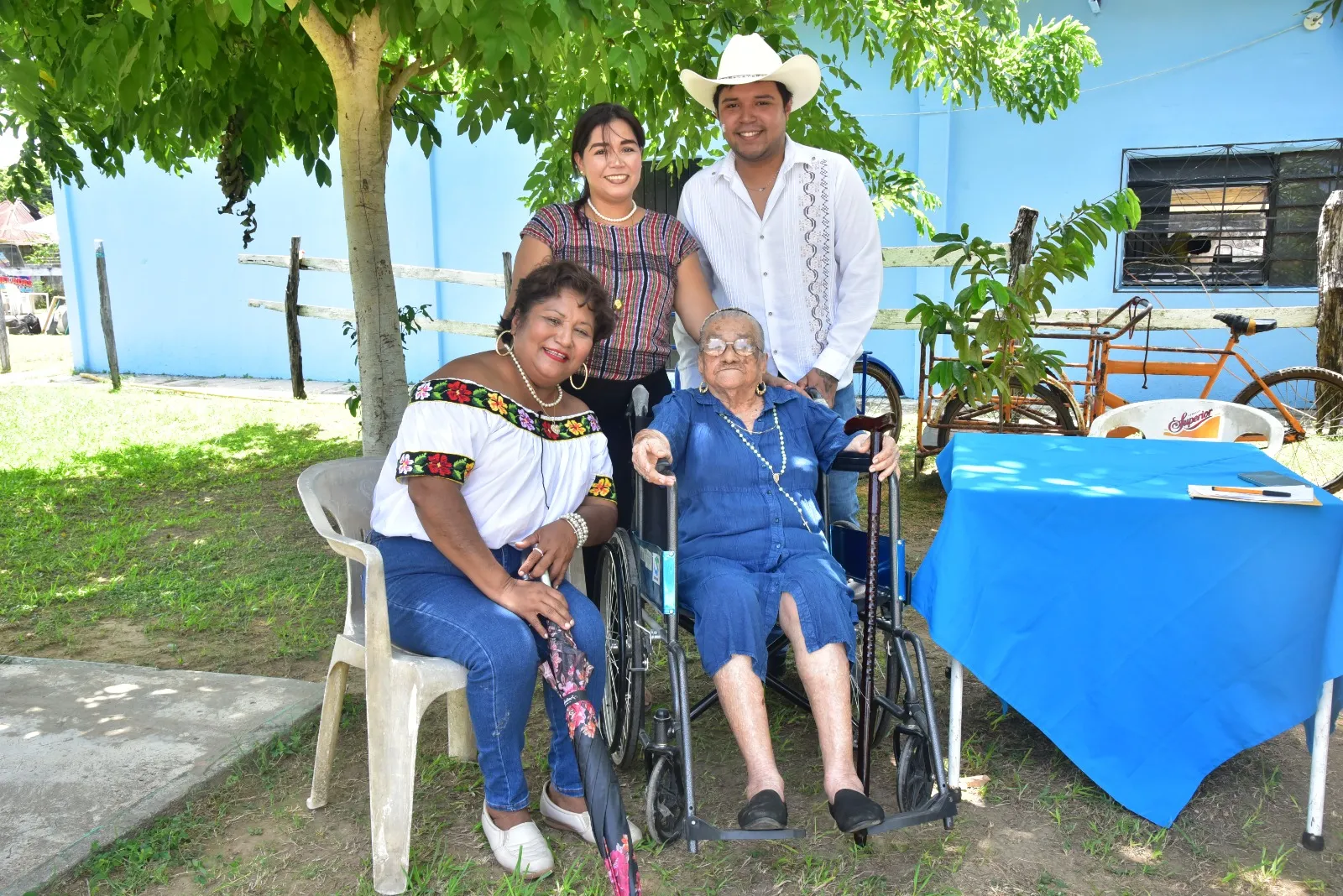 May Rodríguez anuncia médico para Rancho Grande tras visita a comunidades de Tenosique