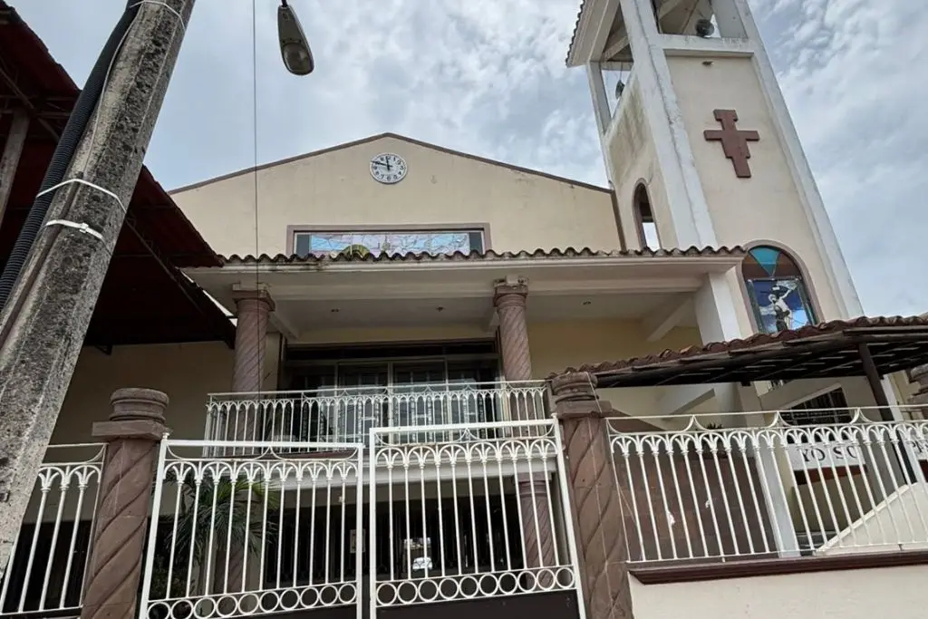 Párroco hospitalizado en estado grave tras ataque