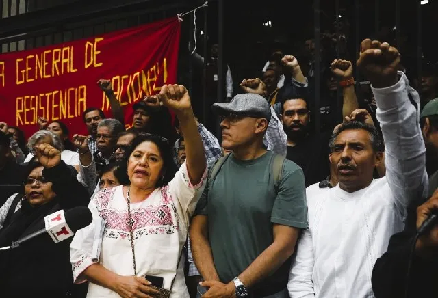 CNTE recibe nuevas propuestas del gobierno en mesa de Segob