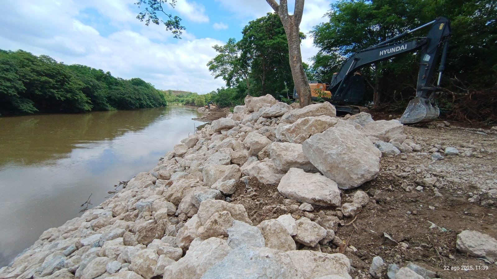 Conagua arrancó en Macuspana una obra de protección con inversión superior a 22 millones de pesos para resguardar viviendas en la ribera del río Puxcatán.