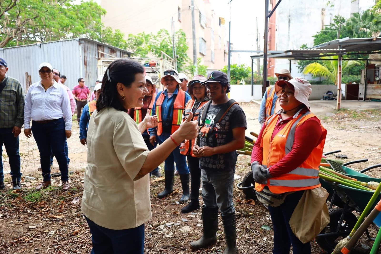 Supervisan limpieza de drenes en Villa Las Fuentes para prevenir inundaciones