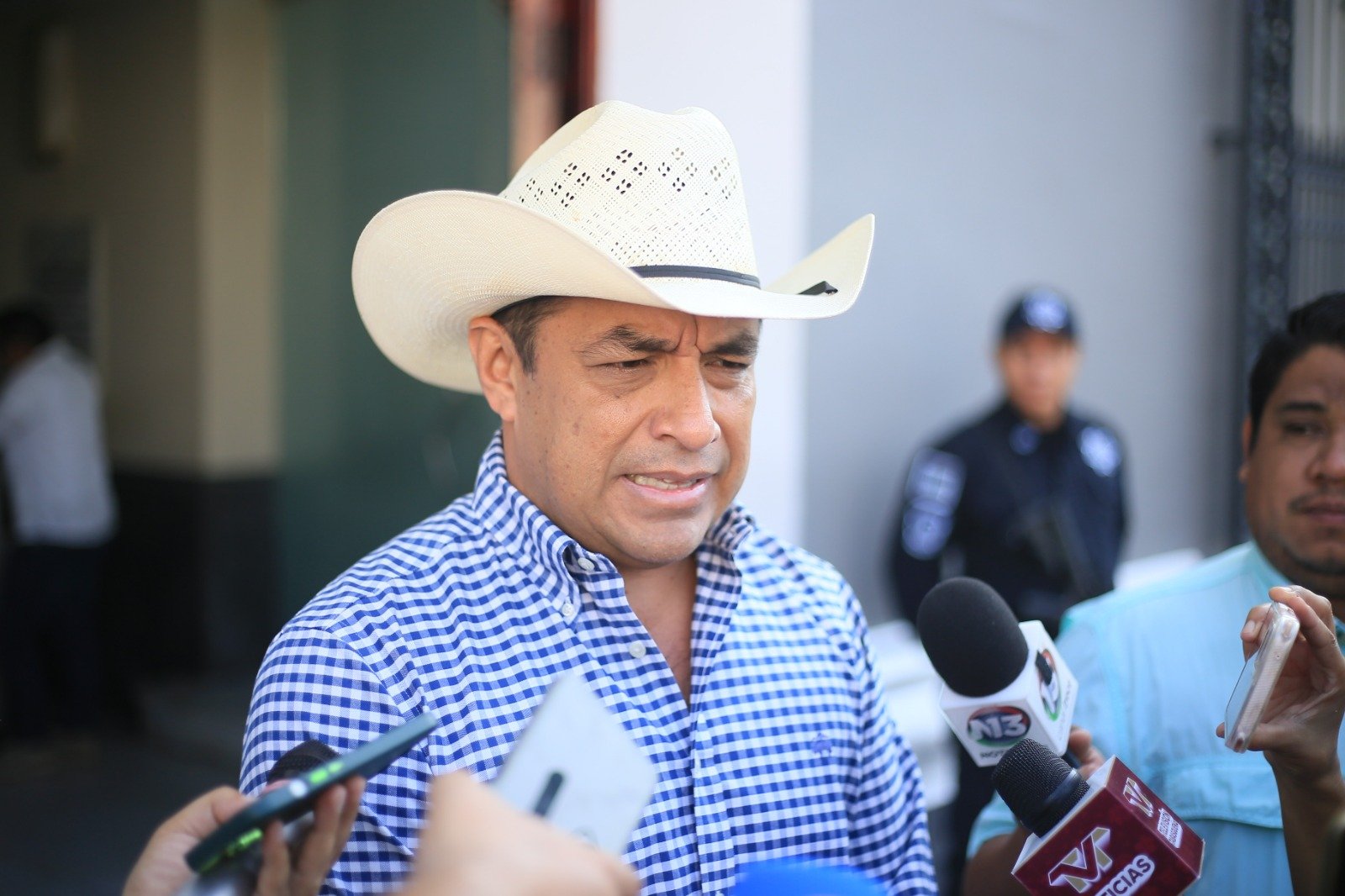El Gobierno del Pueblo sigue empujando coordinadamente con Gobierno federal y agencias internacionales para frenar avance de la plaga y ofrecer certidumbre a los productores de que no están solos en esta lucha: Joaquín Alejandro Ligonio