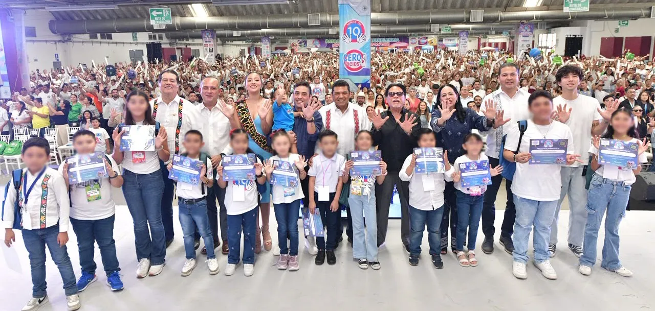Javier May celebra la excelencia de "Niños de 10" de Grupo Cantón