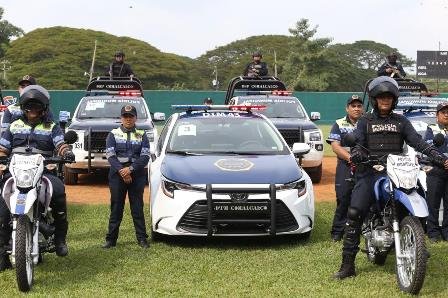 Encabeza el Gobernador entrega de patrullas, motopatrullas, uniformes y equipamiento de tecnología en el municipio donde se instalará una compañía de la Guardia Nacional.