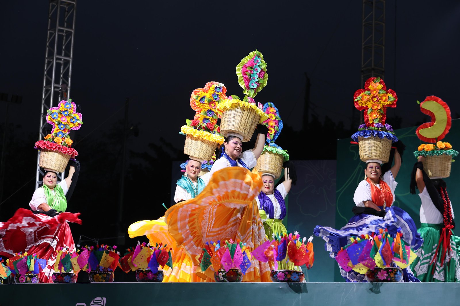 Disfrutan familias tabasqueñas gran mosaico de danza y música presentado por Macuspana, Paraíso y Tacotalpa