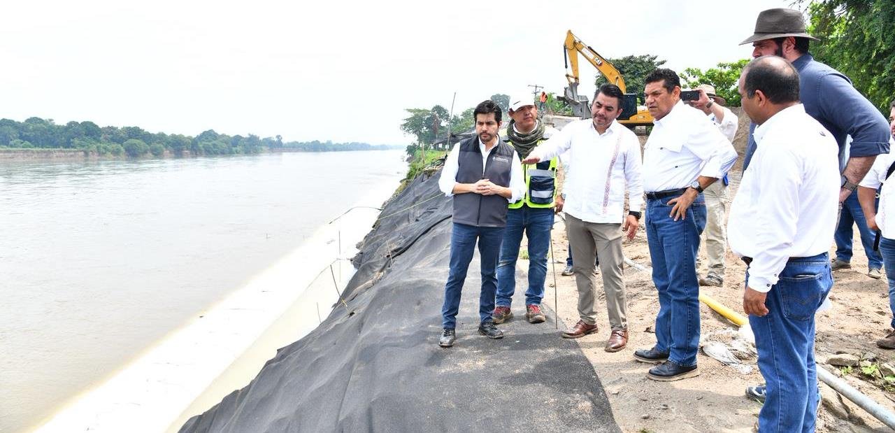 Supervisa Javier May y Conagua obras de protección en ríos Samaria y Grijalva