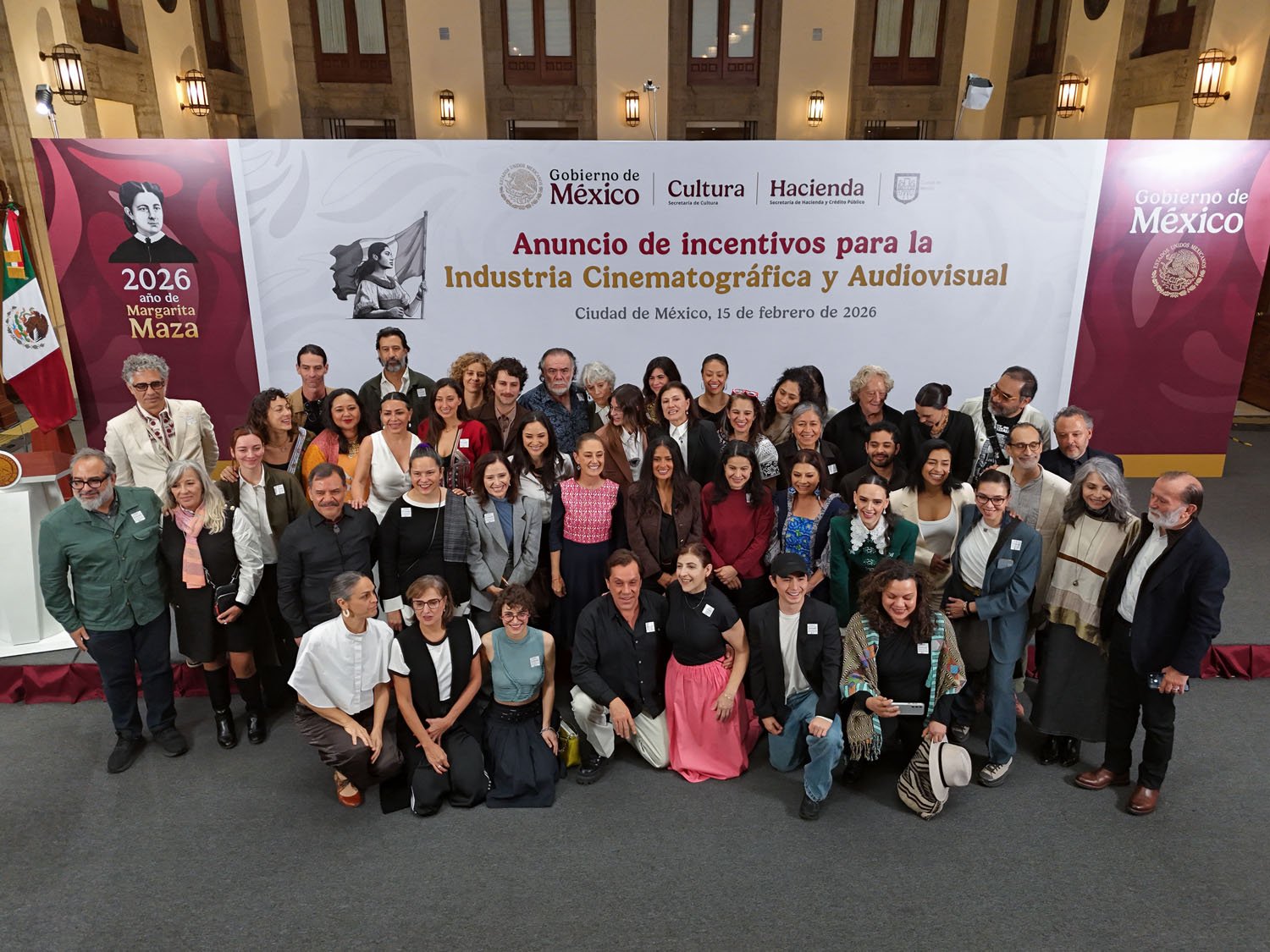 Anuncian plan integral de apoyo al cine nacional