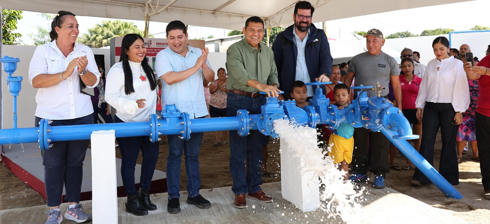Gobierno del Pueblo entrega pozo de agua rehabilitado en Tacotalpa