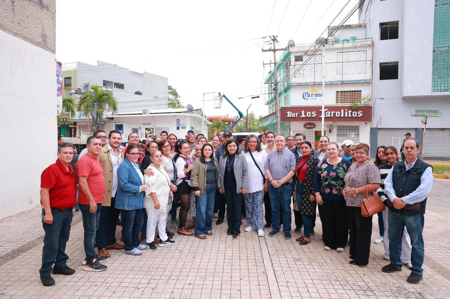 Supervisa Yolanda Osuna rehabilitación de alumbrado público y recuperación de fachadas del Barrio Mágico